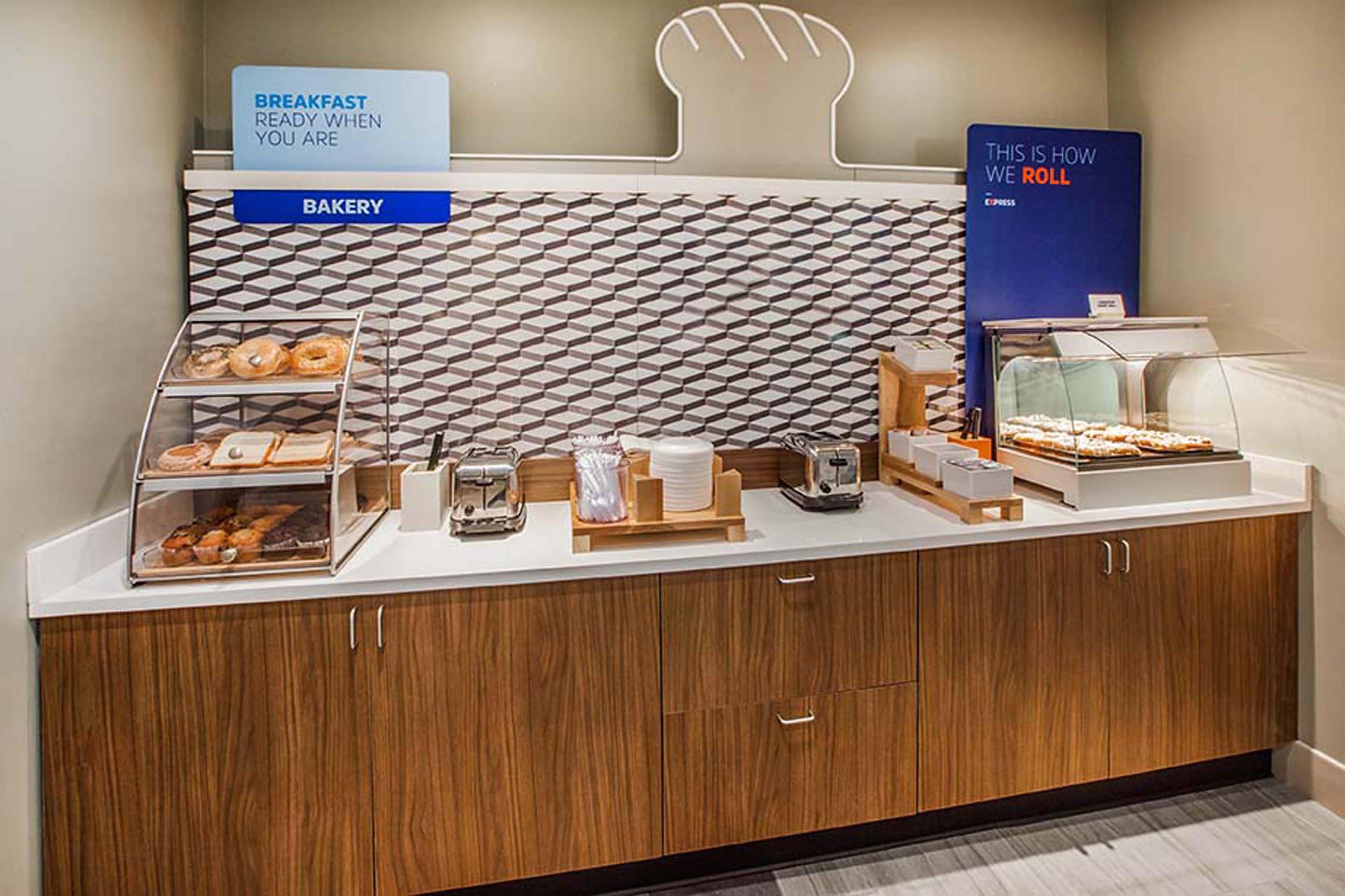 Holiday Inn Express Hotel & Suites Newport South By Ihg Luaran gambar