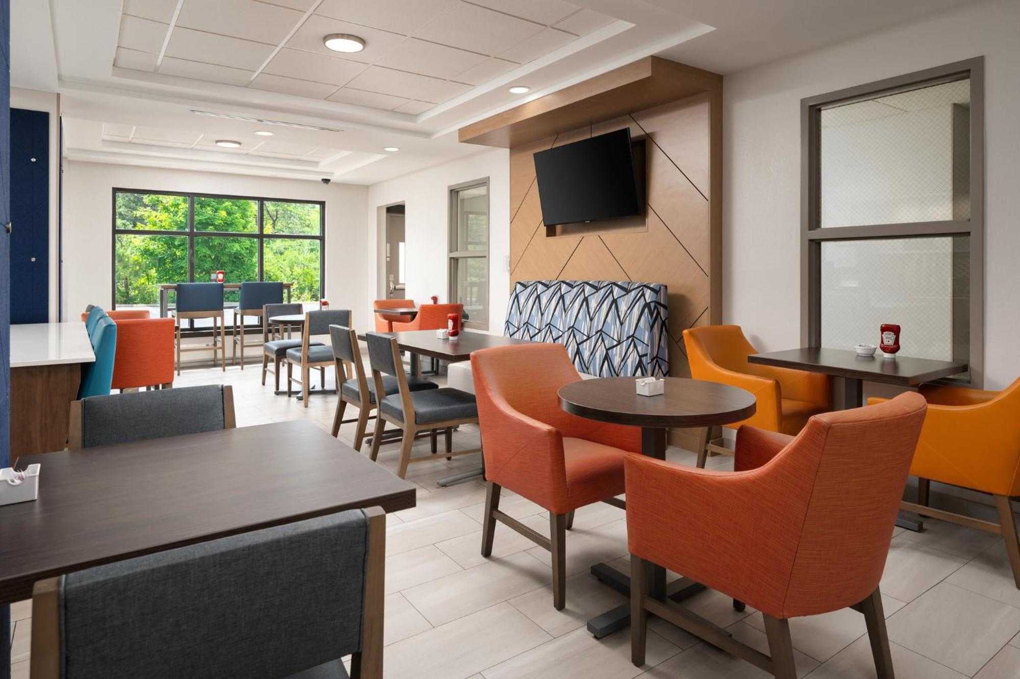 Holiday Inn Express Hotel & Suites Newport South By Ihg Luaran gambar