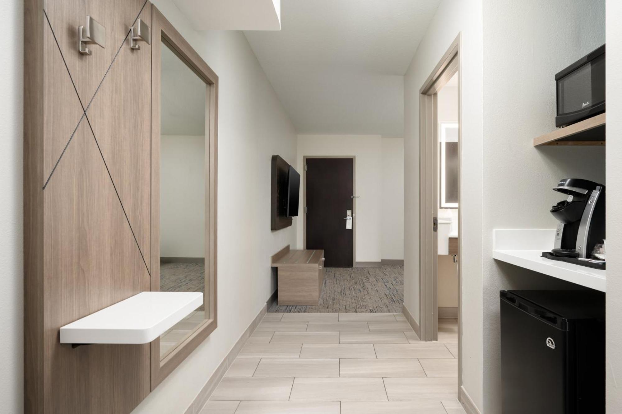 Holiday Inn Express Hotel & Suites Newport South By Ihg Luaran gambar