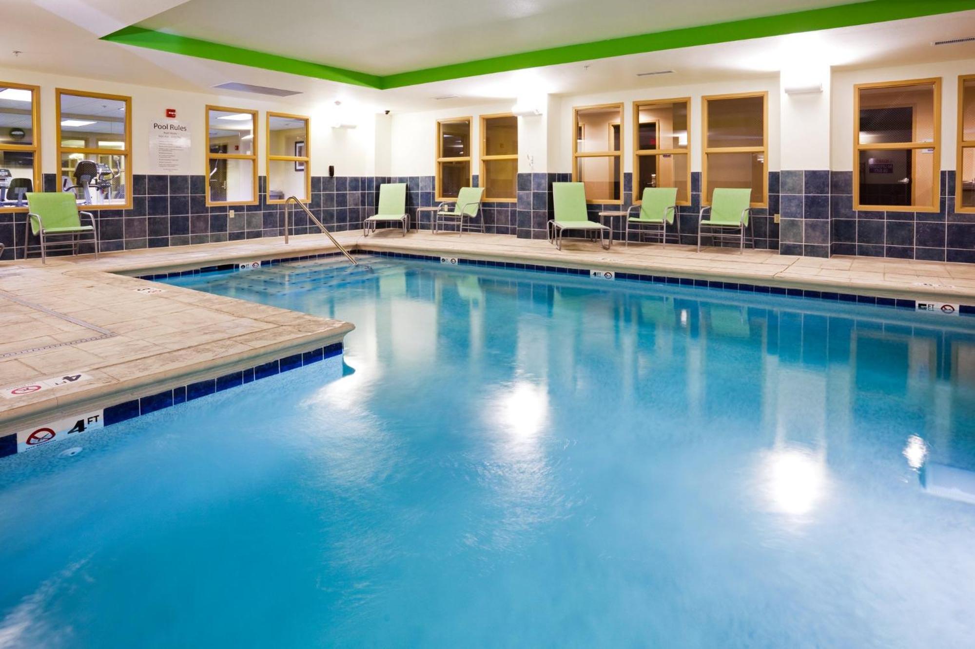 Holiday Inn Express Hotel & Suites Newport South By Ihg Luaran gambar