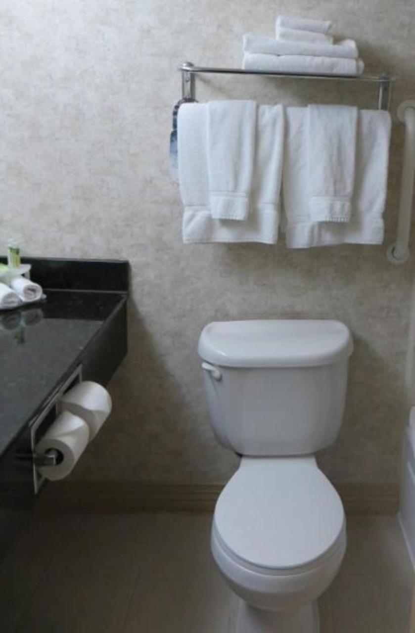 Holiday Inn Express Hotel & Suites Newport South By Ihg Luaran gambar